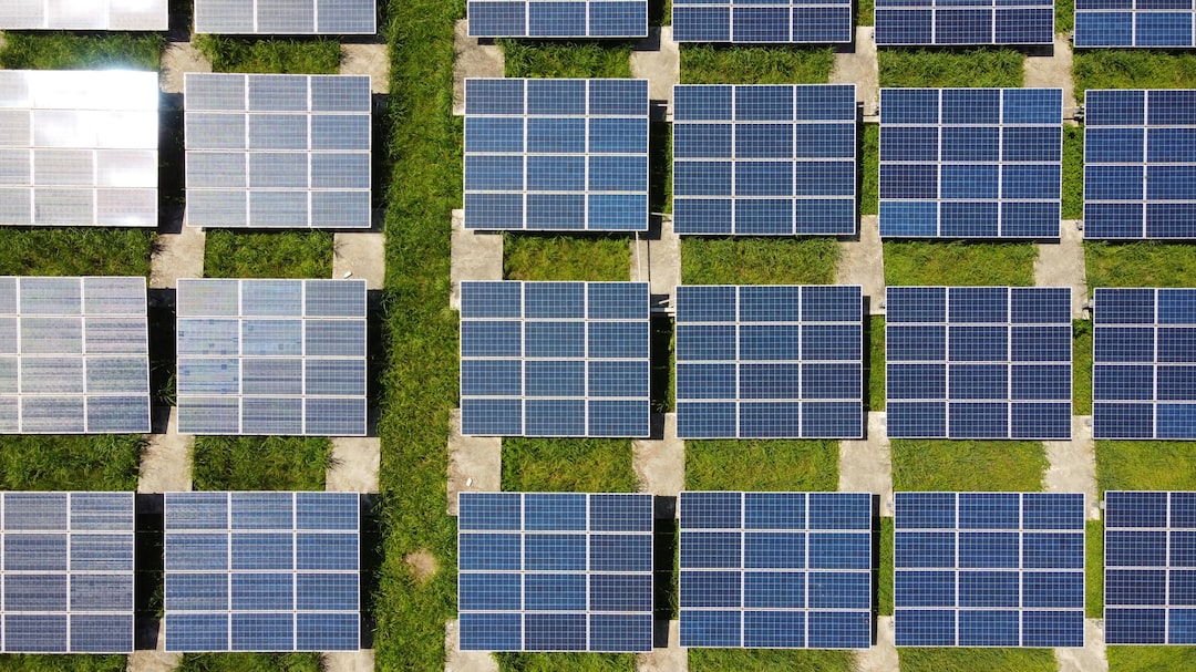 Jak uzyskać dofinansowanie na instalację paneli słonecznych? Przewodnik krok po kroku
